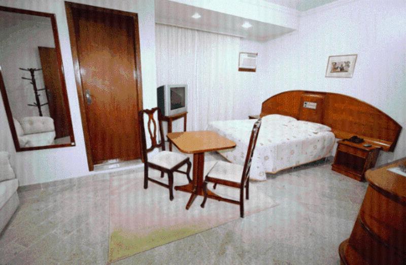 Cristal Executive Hotel Francisco Beltrão Pokój zdjęcie